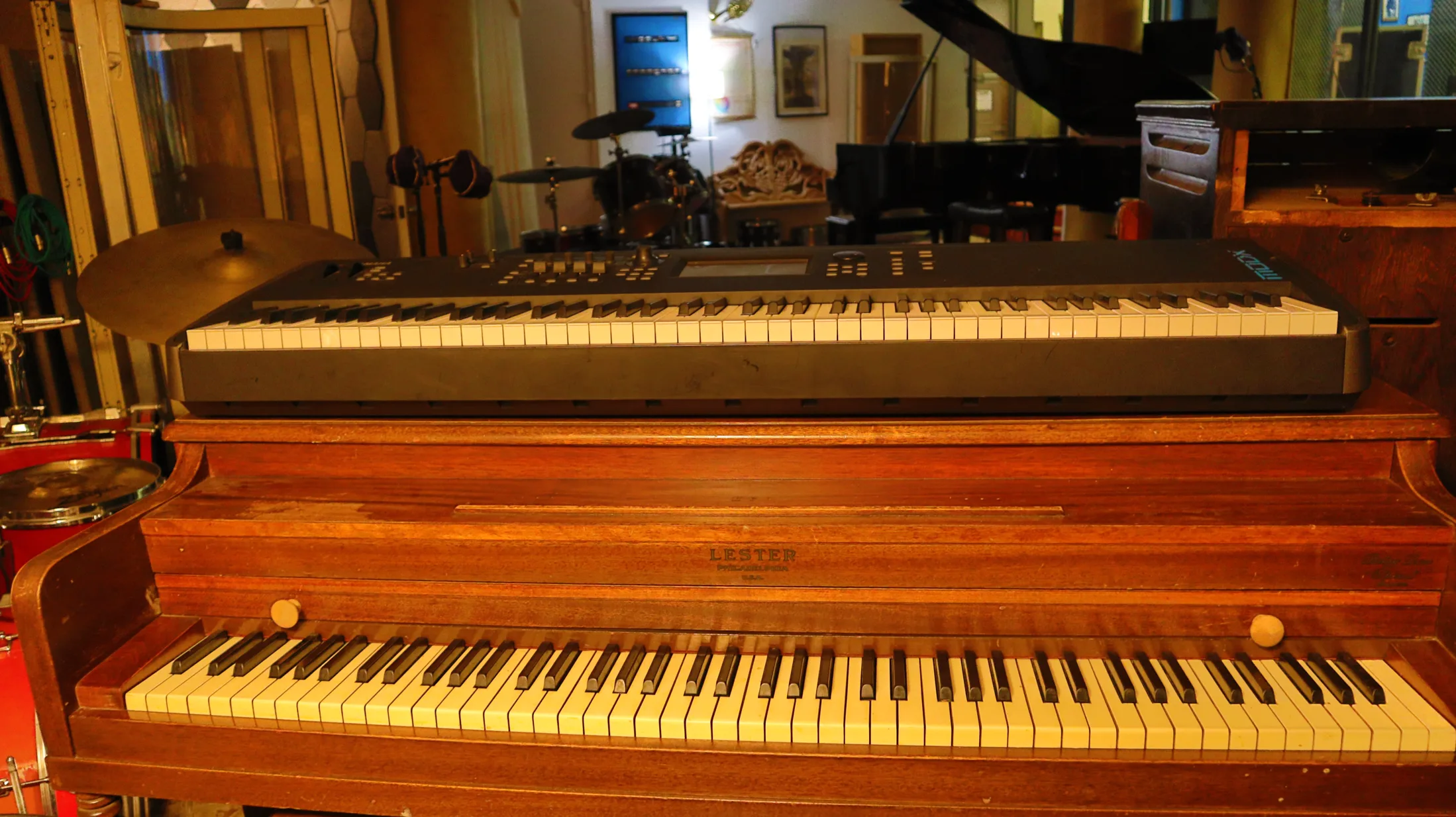 Upright piano